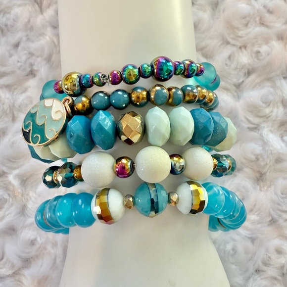 Elegant Multicolor Beaded Handmade Bracelet Set - Picture 3 of 4